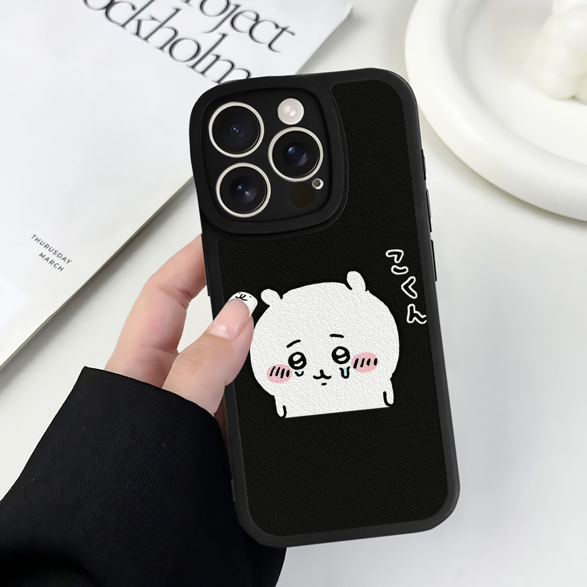 （画像用） ちいかわ ちいかわ Chii-kawa chiikawa 【iPhone 16シリーズ対応】シリコンスマホケース（レザー調） 材質：シリコン